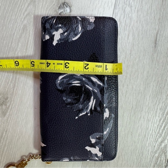 Kate Spade Navy Floral Women's Wallet - Picture 9 of 10